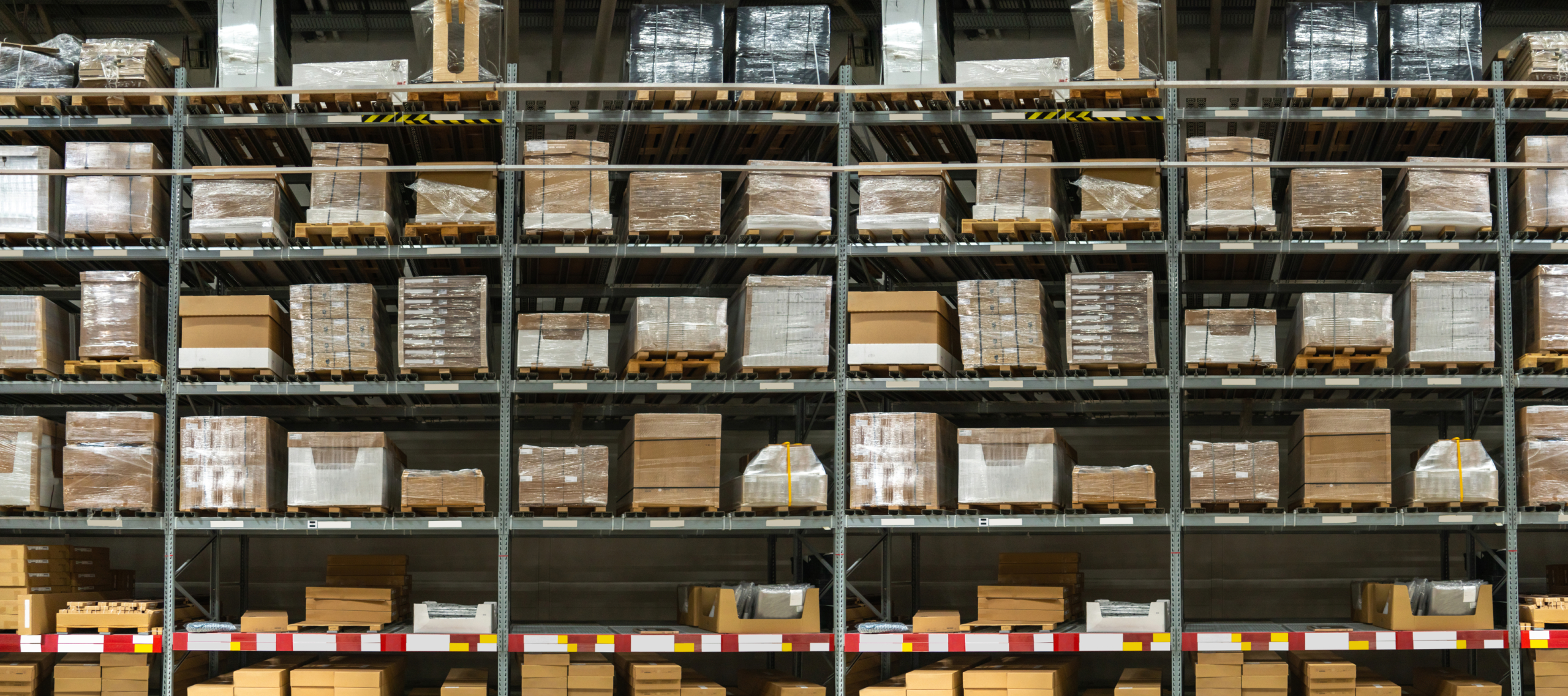 Warehouse staging and inventory lanes supporting returnable asset visibility